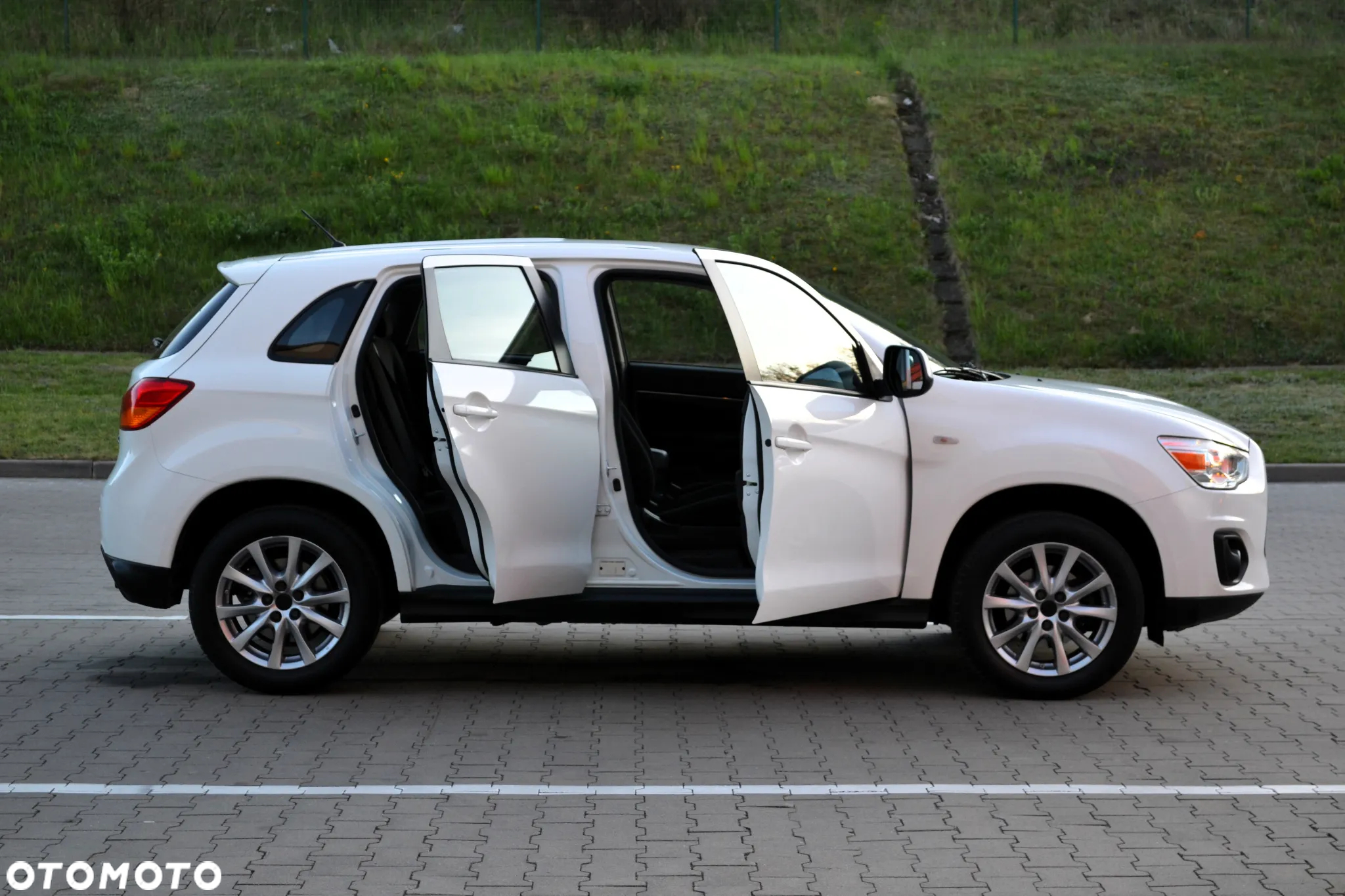 Mitsubishi ASX 1.6 Instyle AS&G - 28