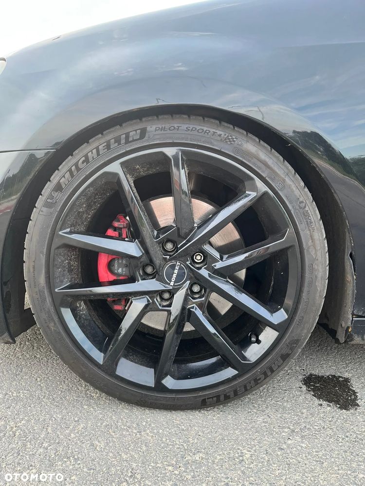 Volkswagen Golf - 8
