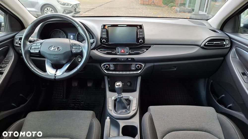 Hyundai i30 1.5 DPI Smart - 10