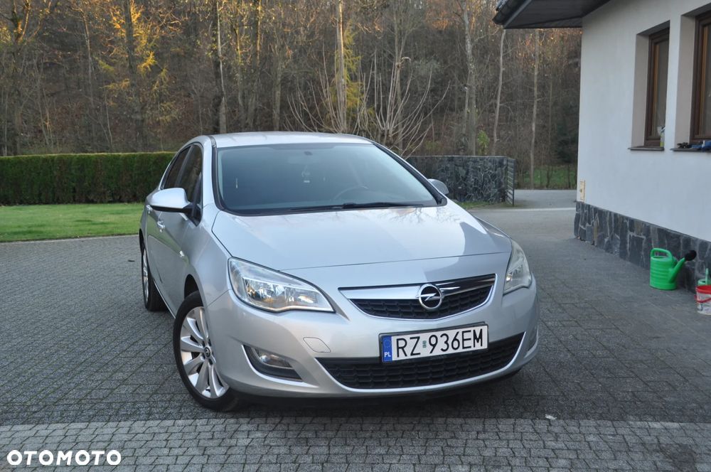 Opel Astra 1.6 Cosmo - 1