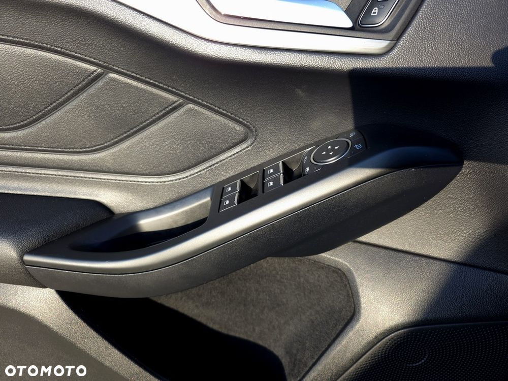 Ford Focus 2.0 EcoBlue Titanium - 20