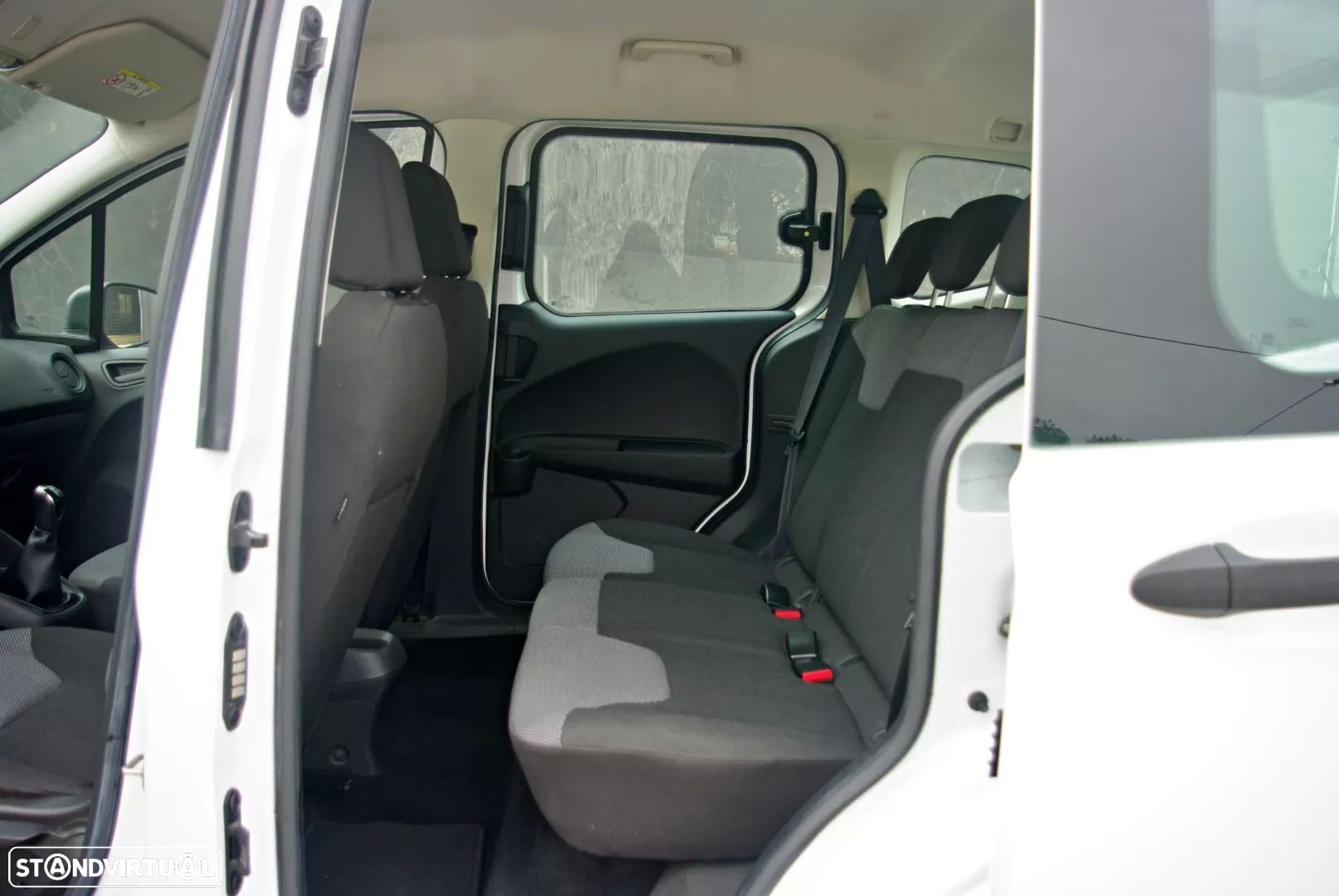 Ford Tourneo Courier 1.5 TDCi Ambiente - 22