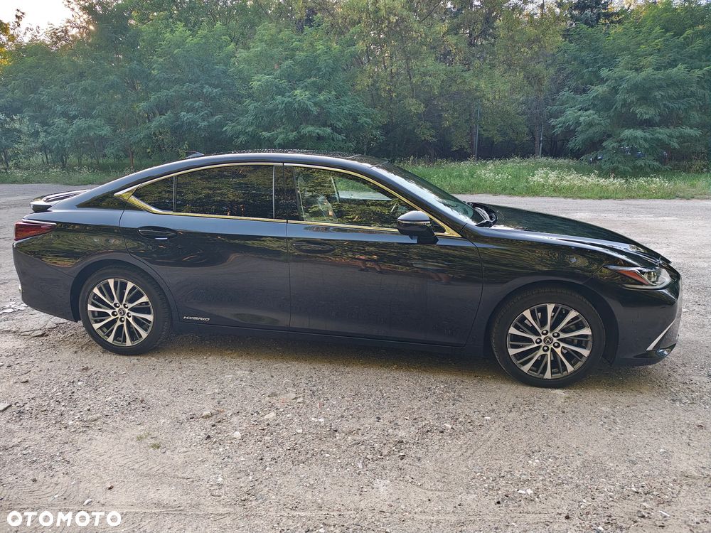 Lexus ES 300h Business Edition + - 3