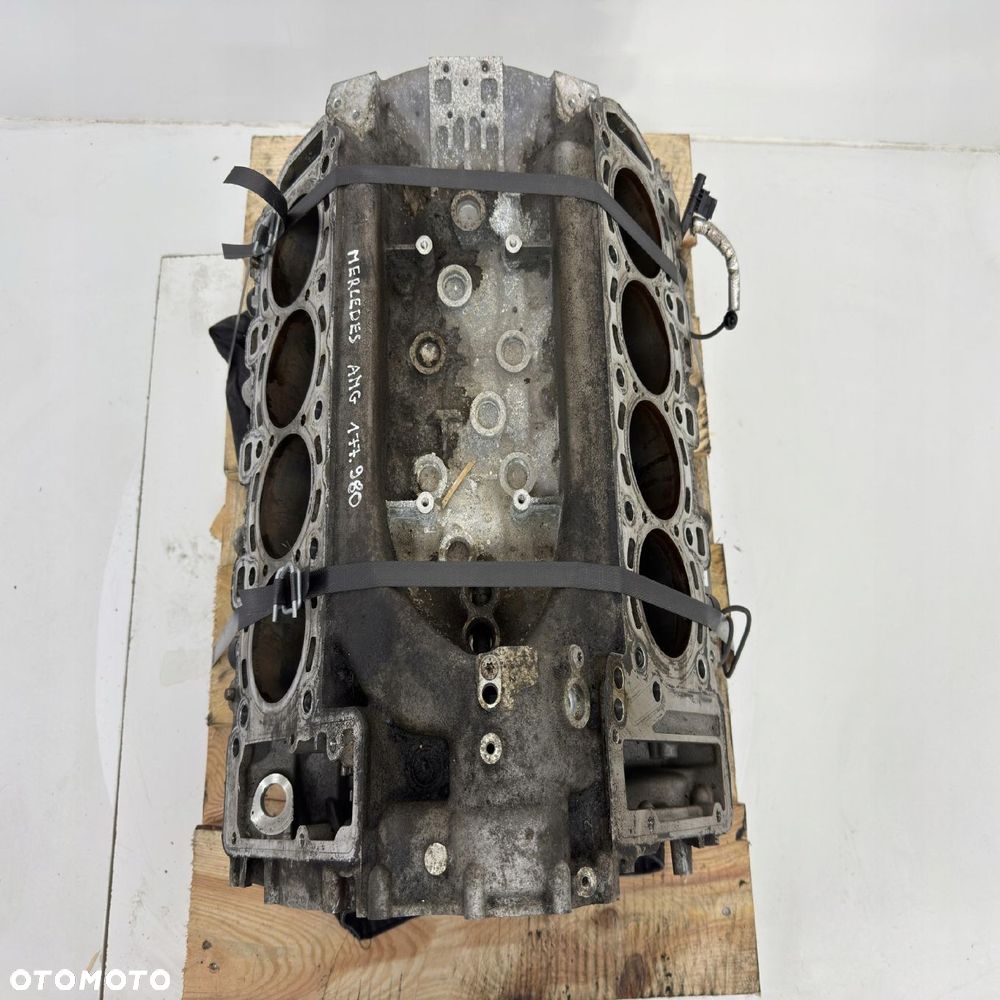 BLOK SILNIKA 177980 Mercedes W205 C205 A205 W215 4.0 V8 AMG 177.980 - 2