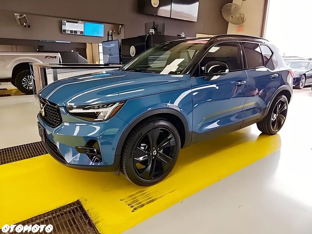 Volvo XC 40 B5 B AWD Ultimate Dark - 4