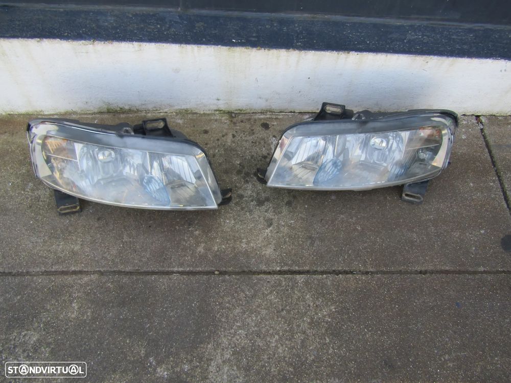 Farois Fiat Stillo ano 2002 modelo de 5 portas (par) - 1