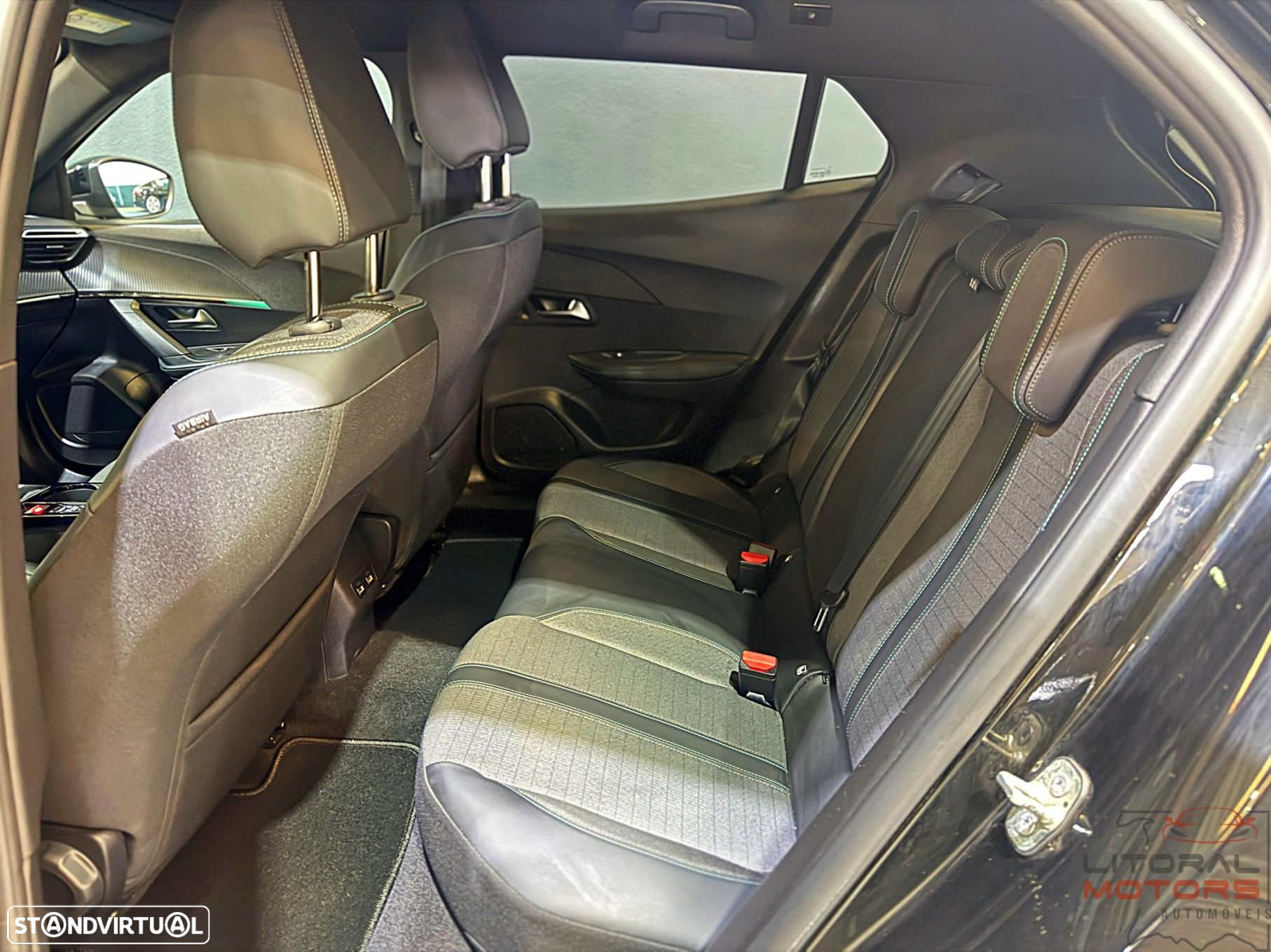 Peugeot 2008 1.2 PureTech Allure Pack - 13