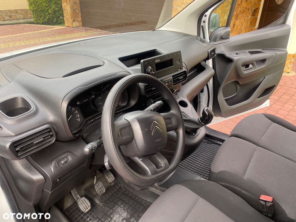 Peugeot PARTNER 1.6HDI 3-osobowy zakupiony w salonie w Rzeszowie - 15