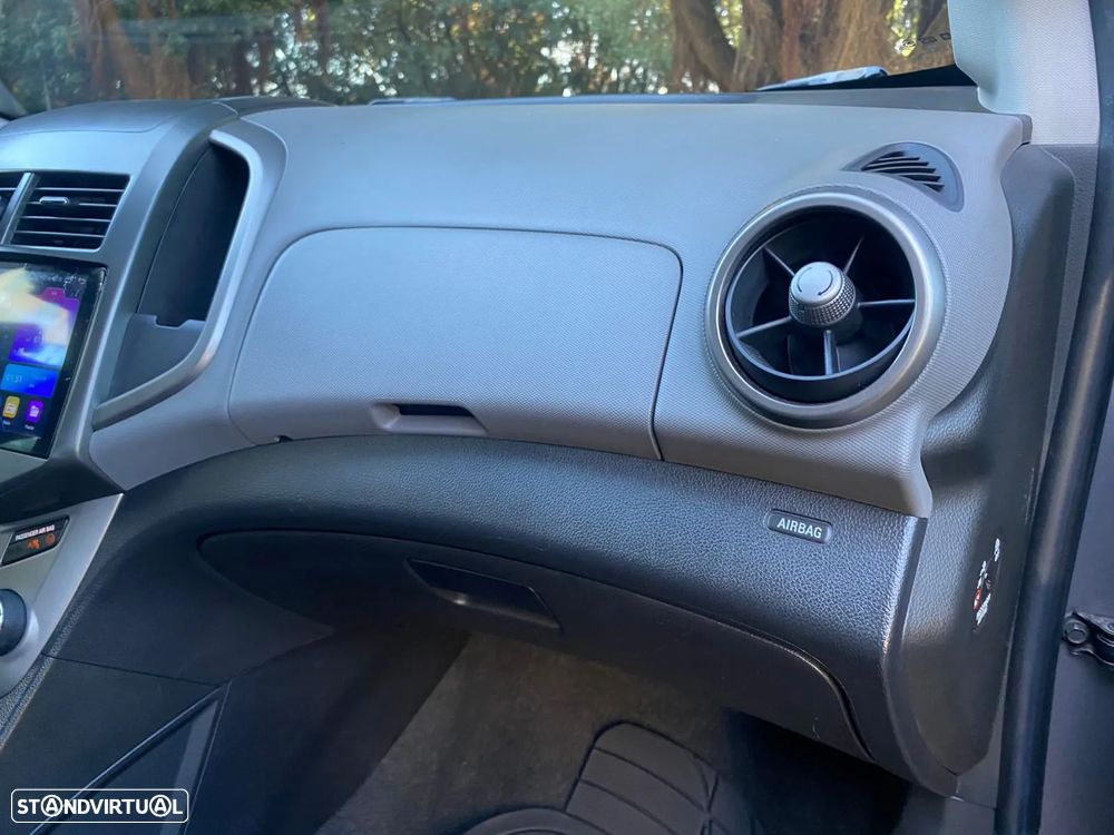 Chevrolet Aveo 1.3 LTZ - 19