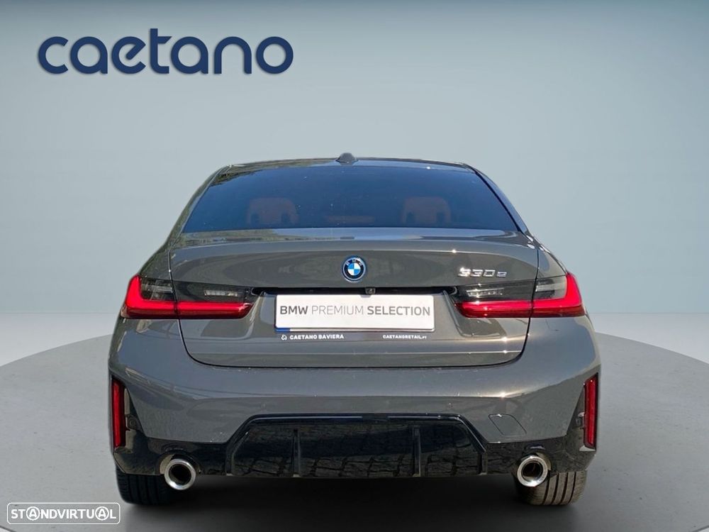 BMW 330 e Pack Desportivo M Auto - 21