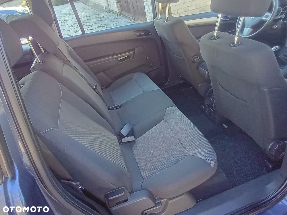 Opel Zafira - 25