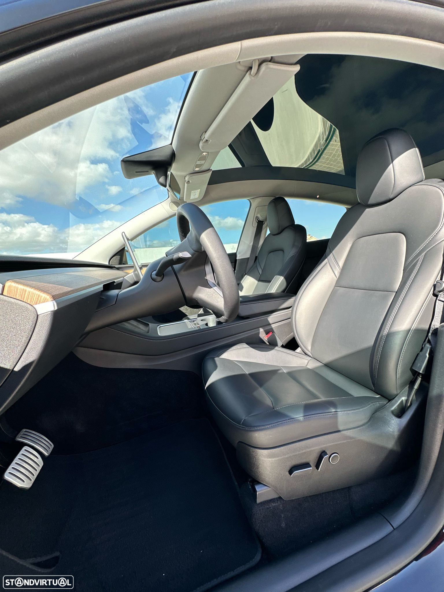 Tesla Model Y Performance Dual Motor AWD - 34