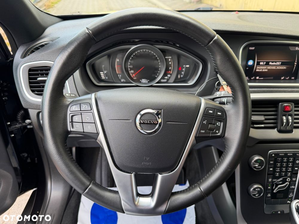 Volvo V40 Cross Country - 16