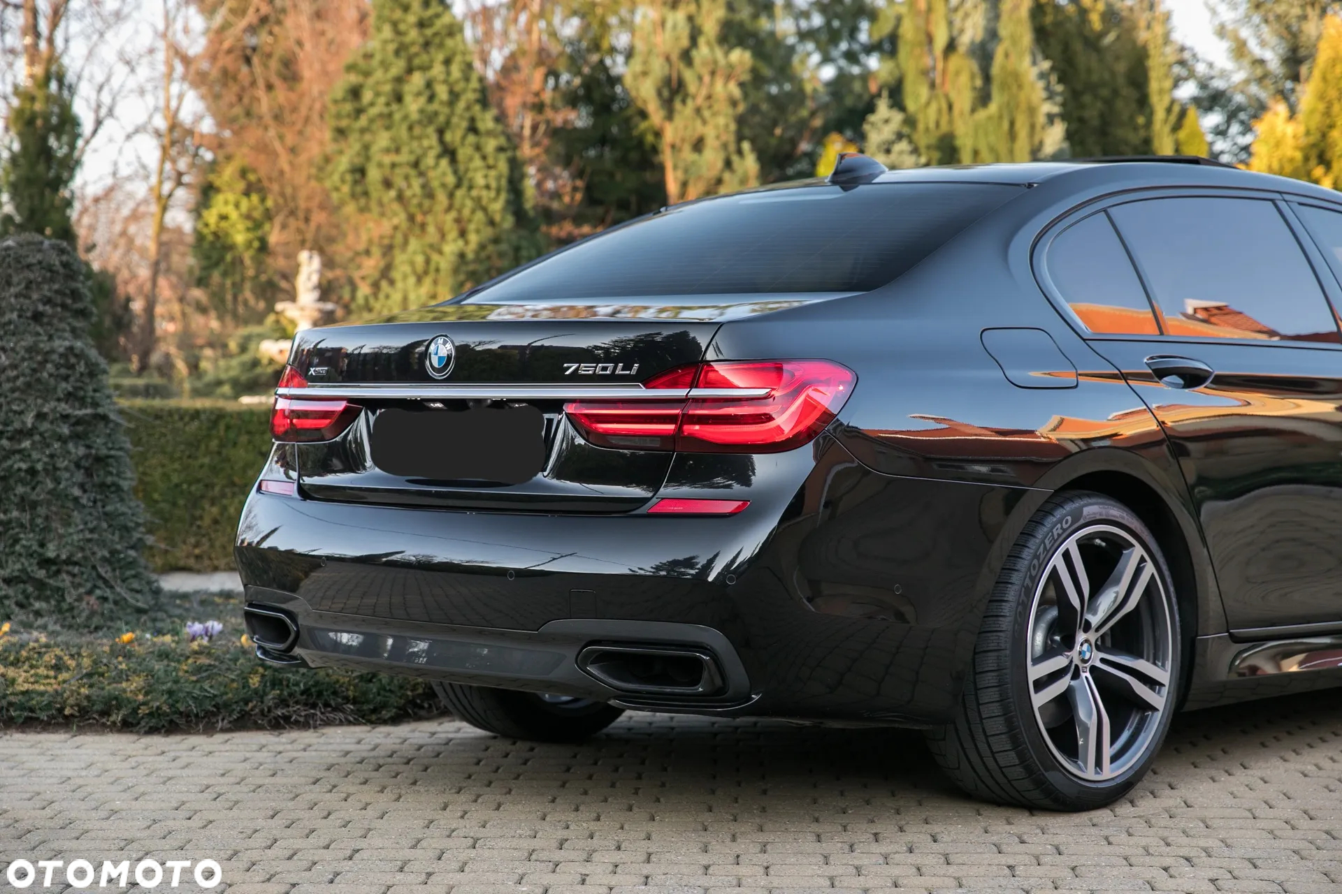BMW Seria 7 750Li xDrive - 13