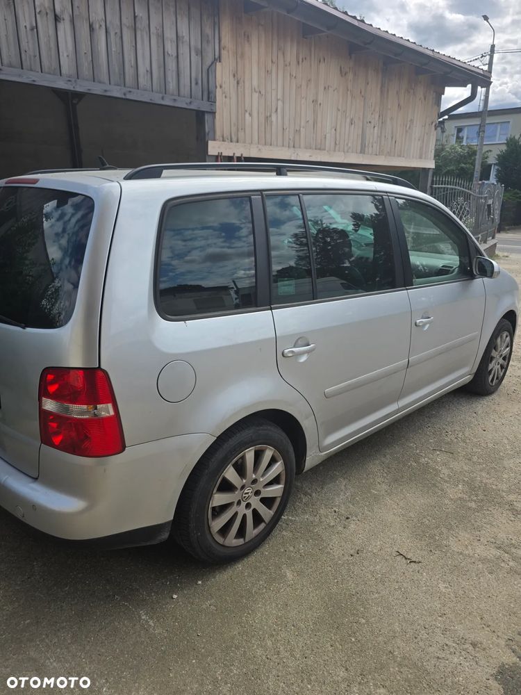 Volkswagen Touran 1.9 TDI Conceptline DSG - 7