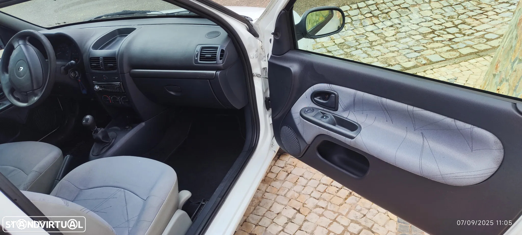 Renault Clio - 7