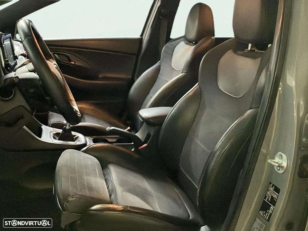 Hyundai i30 Fastback - 14