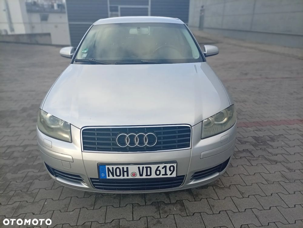 Audi A3 3-drzwiowe 1.6 Ambition - 9
