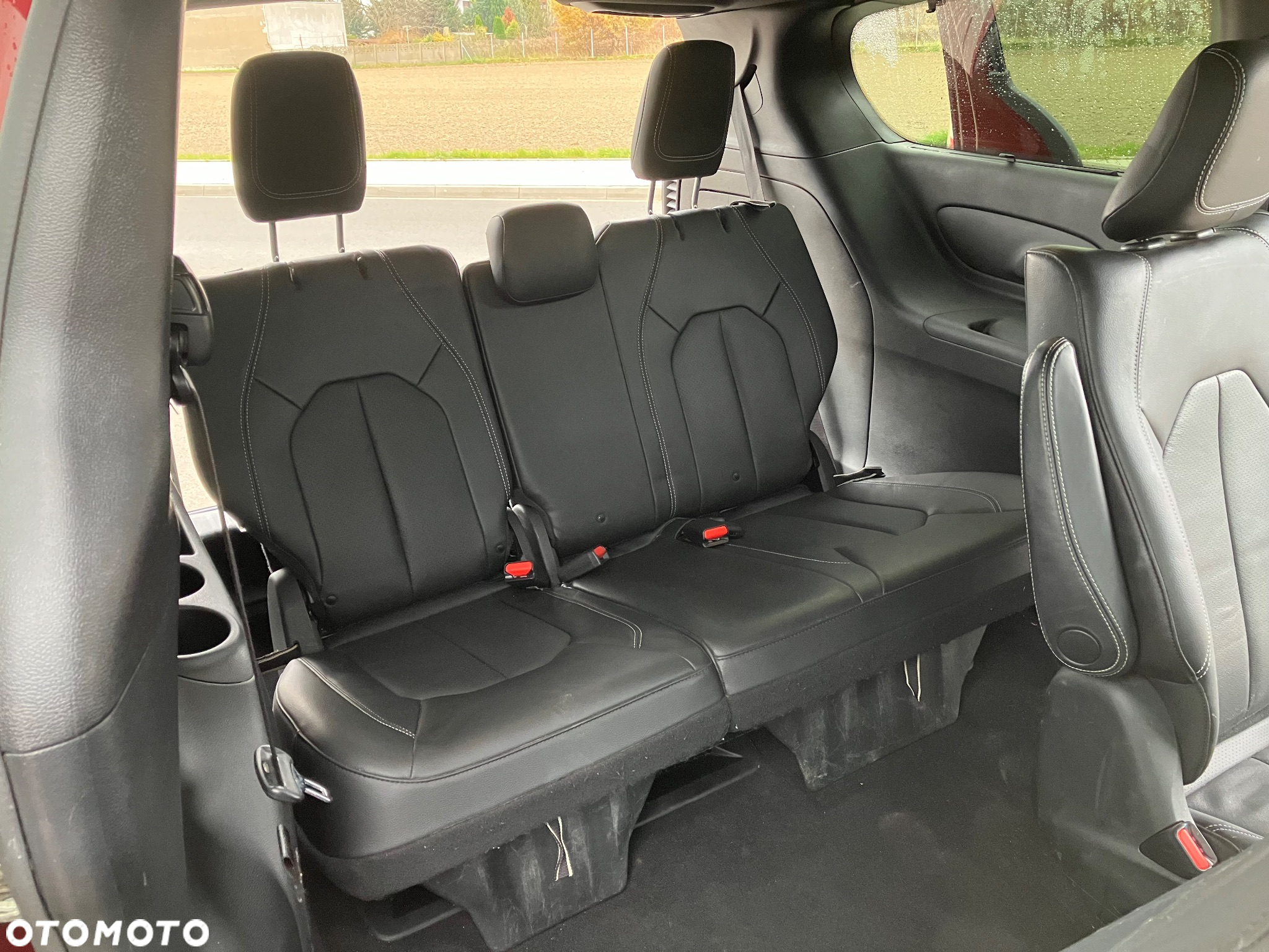 Chrysler Pacifica - 8