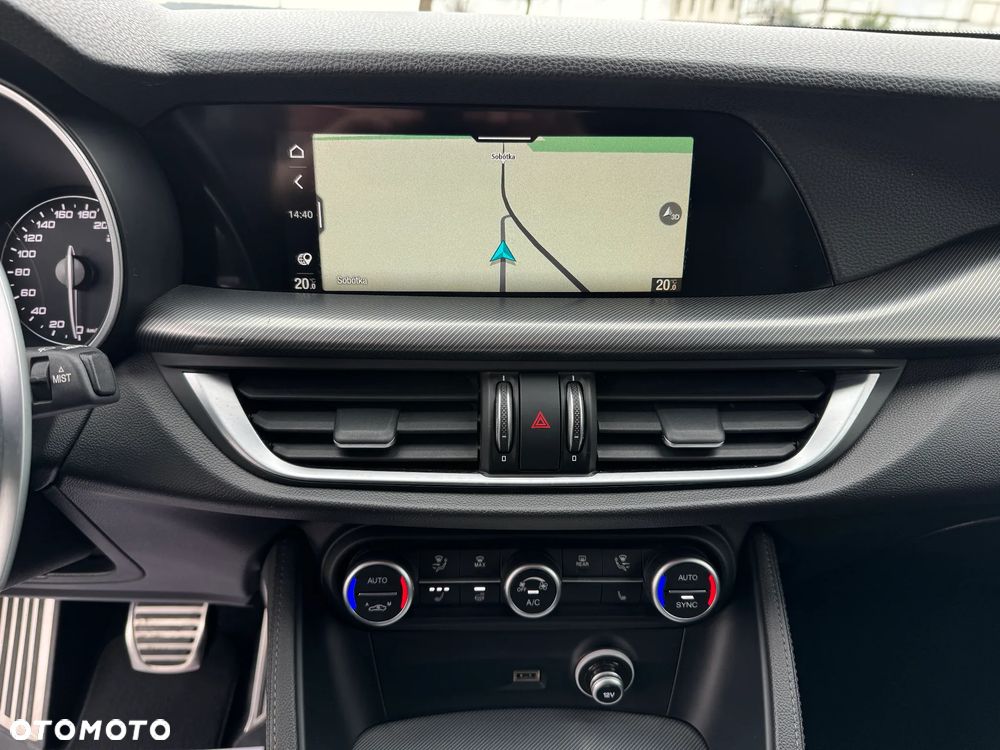 Alfa Romeo Stelvio 2.0 Turbo 16V AT8-Q4 Veloce - 36