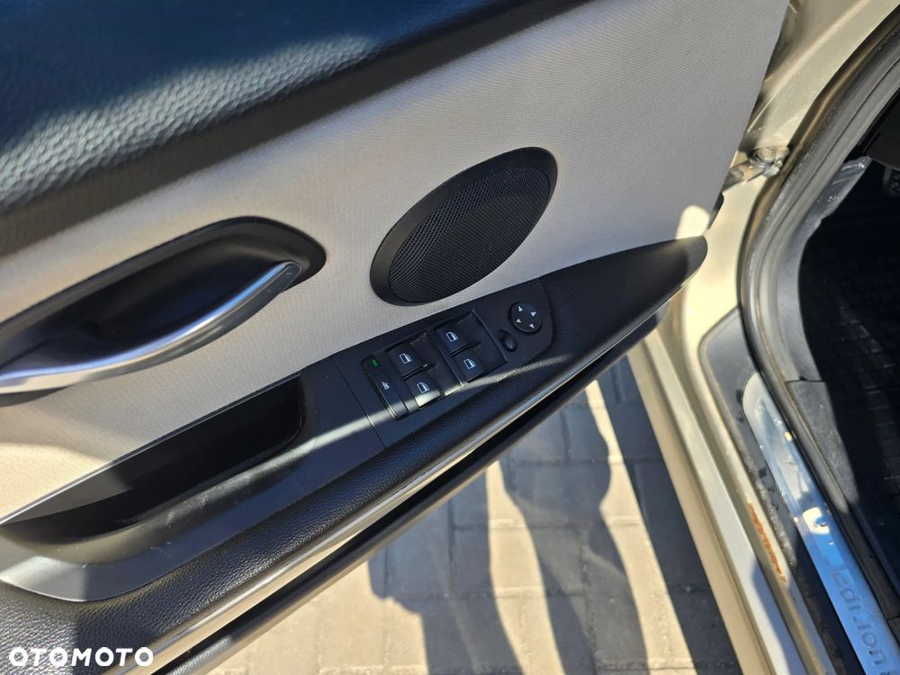 BMW Seria 3 - 25