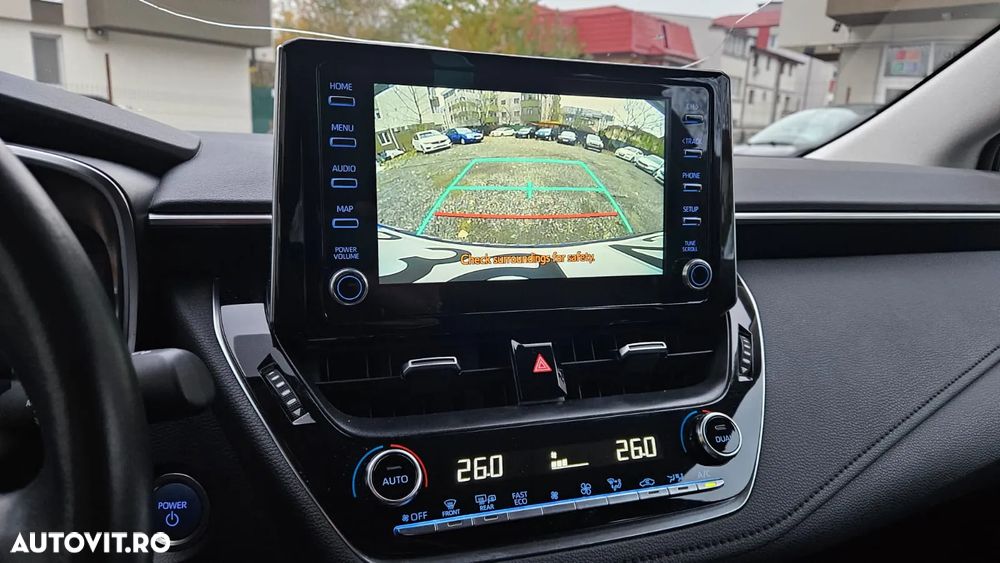 Toyota Corolla Sedan 1.8 HSD Dynamic - 16