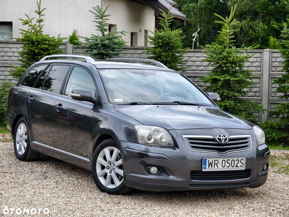 Toyota Avensis - 1