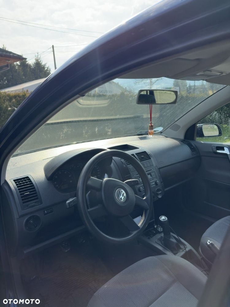 Volkswagen Polo 2003 photo 3