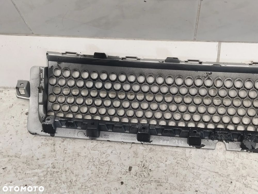 LAND ROVER DEFENDER II L663 GRILL ATRAPA CHŁODNICY ORYGINAŁ - 17