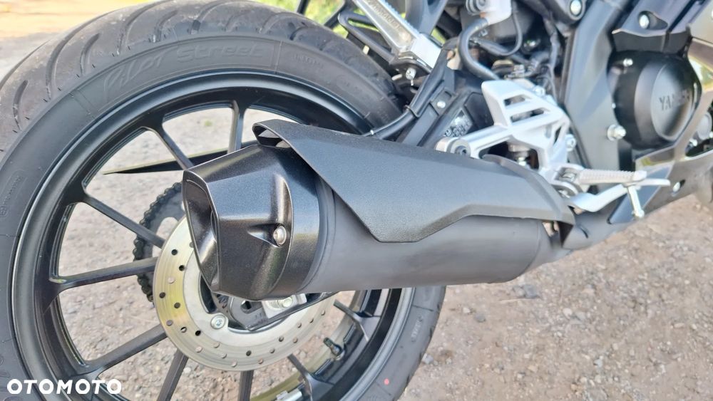 Yamaha YZF - 4