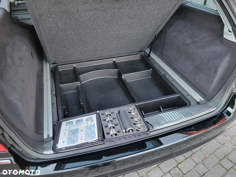 Mercedes-Benz Klasa E 500 T Avantgarde - 35