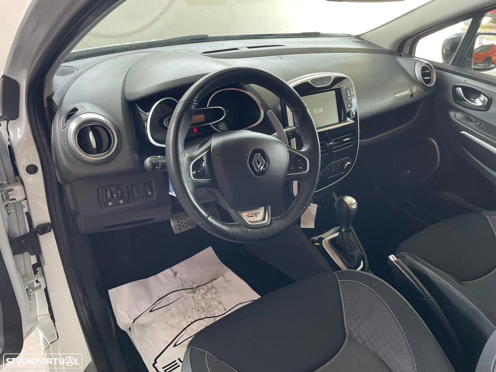 Renault Clio 1.2 TCE GT EDC - 11