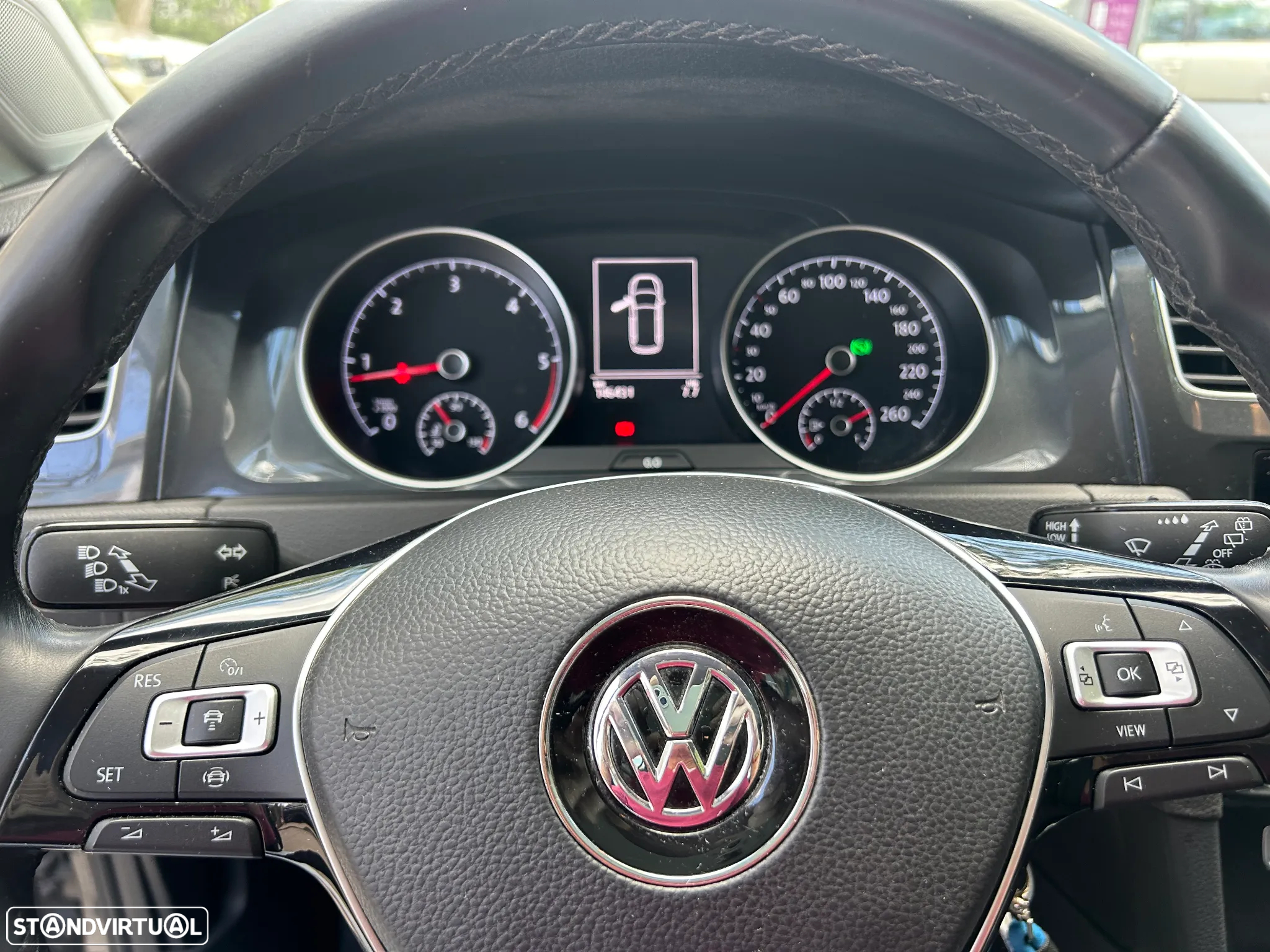 VW Golf Variant 1.6 TDi Confortline DSG - 14