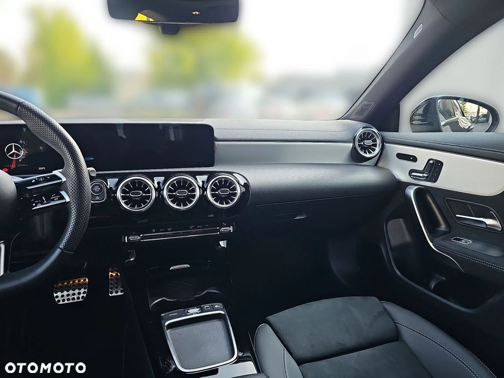 Mercedes-Benz CLA 200 7G-DCT AMG Line Advanced Plus - 17