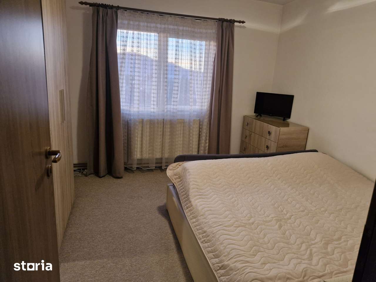 Apartament 3 camere, etaj 4, Ghimbav — fotografia 1