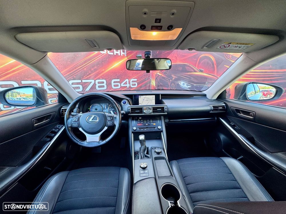 Lexus IS 300H Executive+ - 11