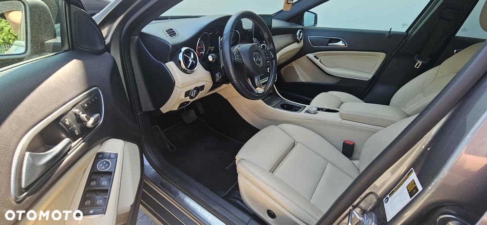 Mercedes-Benz GLA 250 4-Matic - 4