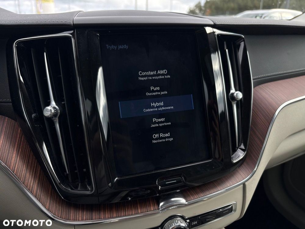 Volvo XC 60 T8 Plug-In Hybrid AWD Inscription - 24