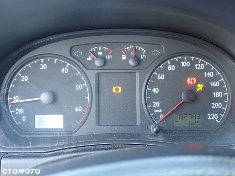 CZĘŚCI - Vw Polo IV 9N 1,2 54KM AWY HB 3D 5B GDN lakier LA5F 2002r. INDEX - 10004 - 11