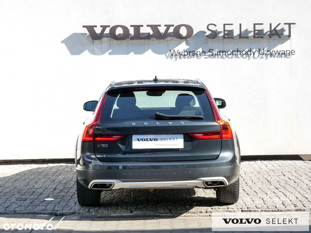 Volvo V90 Cross Country - 9