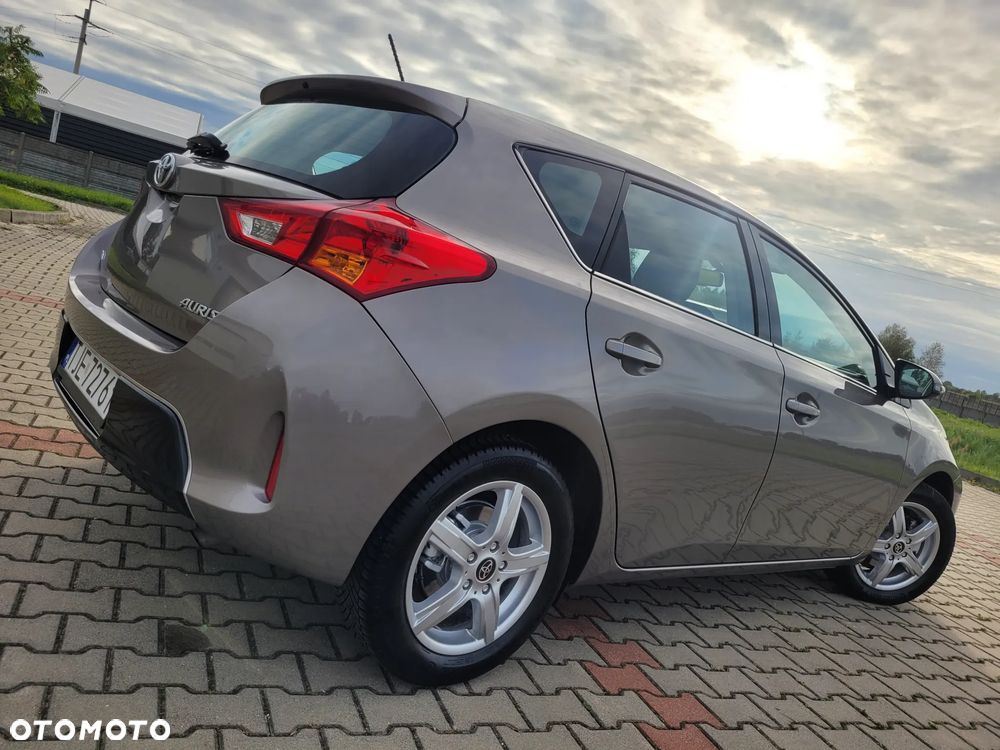 Toyota Auris 1.33 VVT-i Premium Comfort - 8