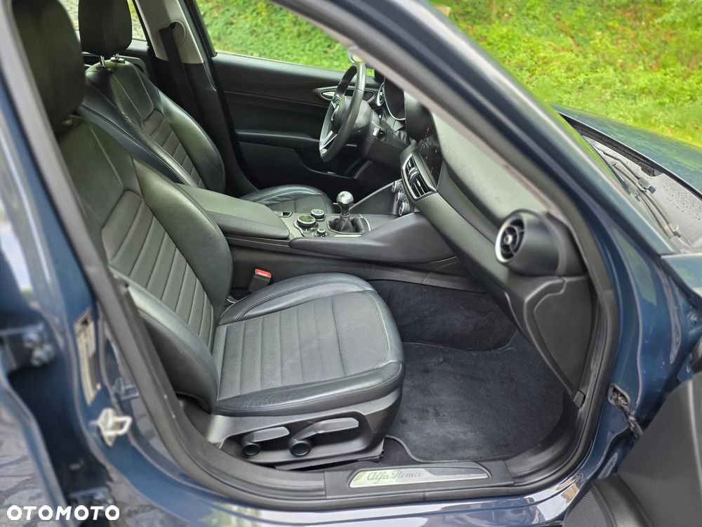 Alfa Romeo Giulia 2.2 D Turbo Super - 32