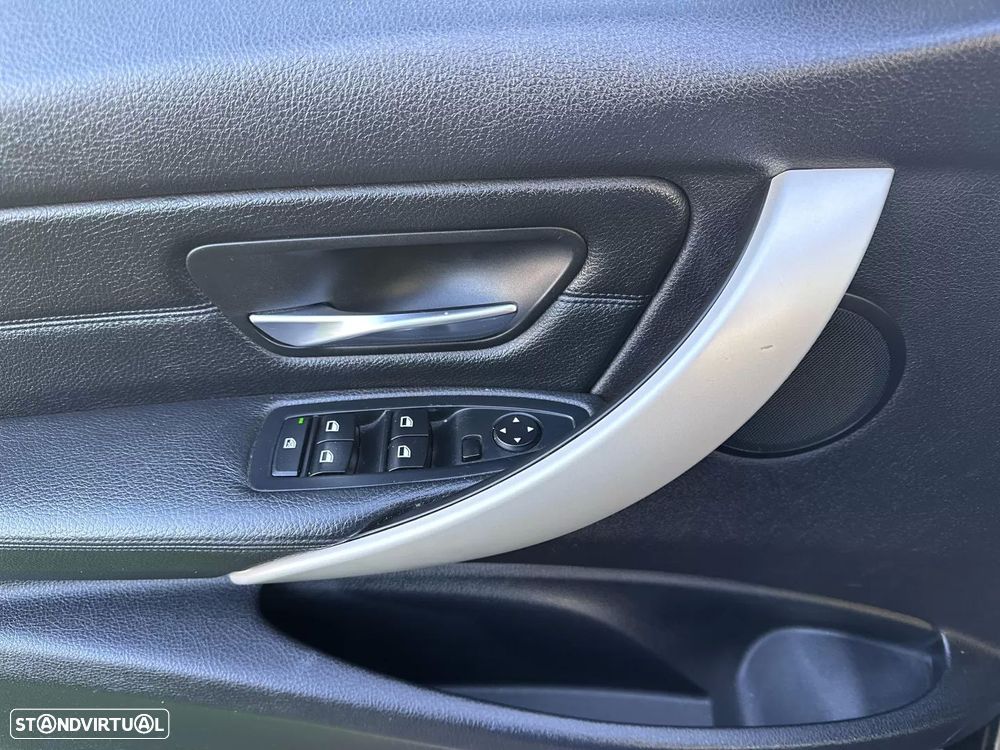 BMW 318 d Aut. Sport Line - 25