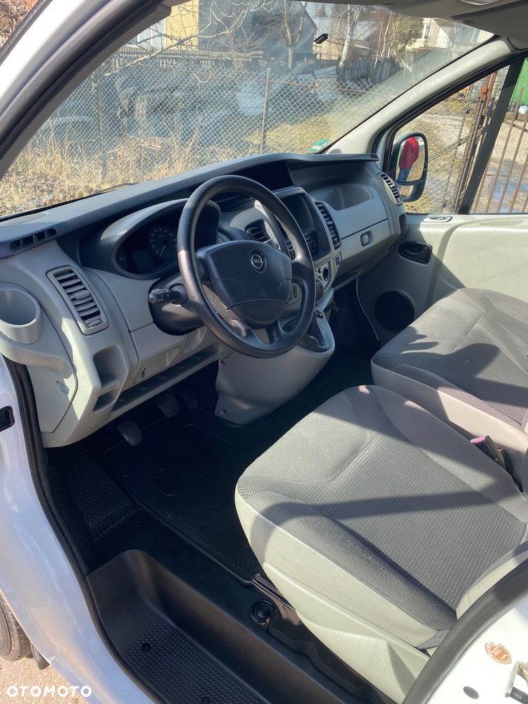 Opel Vivaro - 9