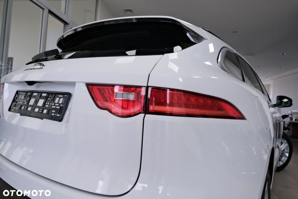 Jaguar F-Pace 2.0 i4D AWD Prestige - 11