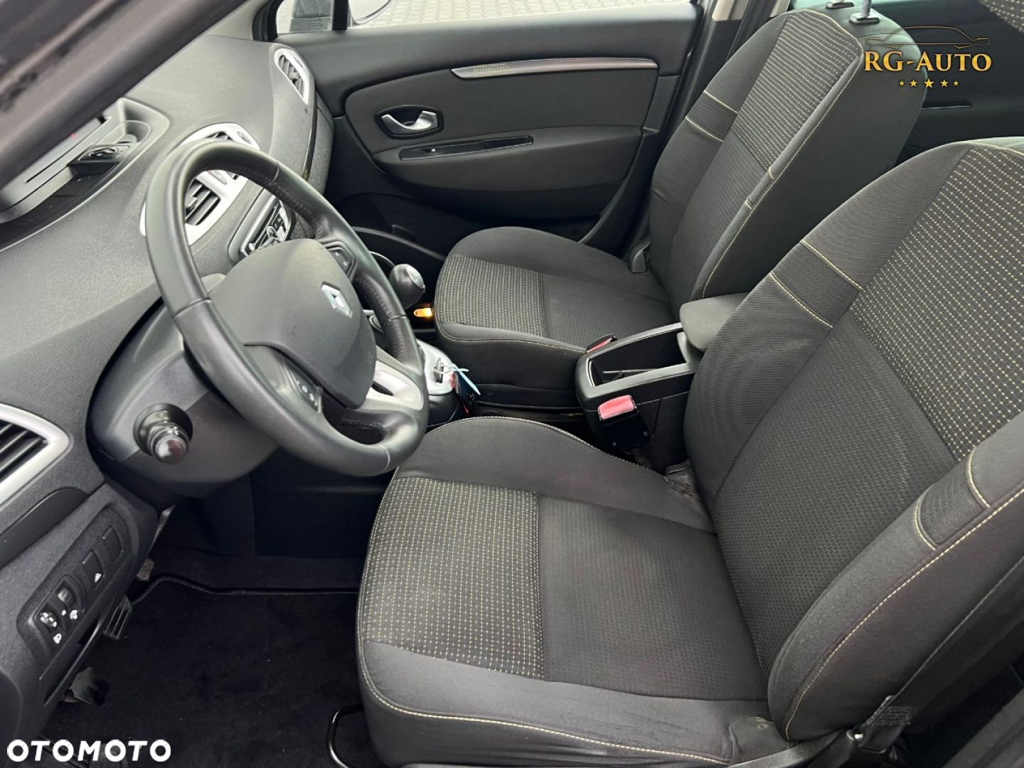 Renault Grand Scenic - 27