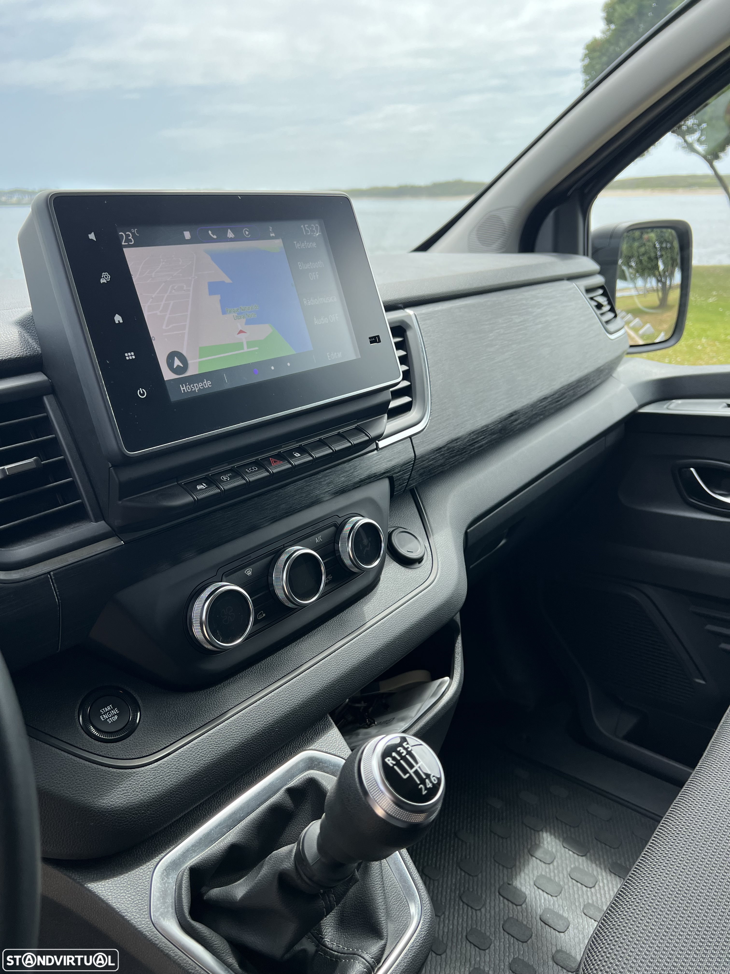 Renault Trafic Van 2.0 DCi 150cv c/ frio + caixa isotérmica - 13