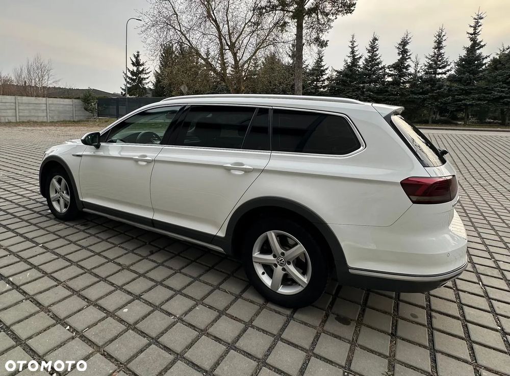 Volkswagen Passat 2.0 TDI SCR 4Mot DSG Comfortline - 8