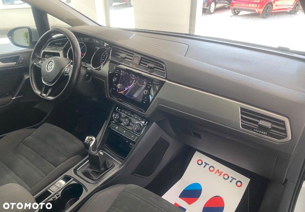 Volkswagen Touran 2.0 TDI SCR Comfortline - 10