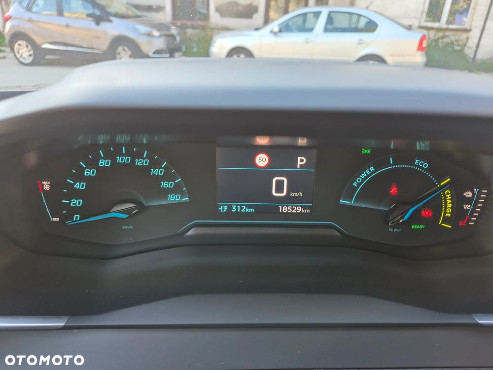 Peugeot 2008 e-2008 50kWh Allure - 21